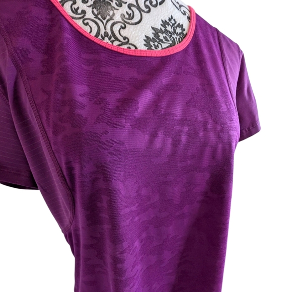Lululemon Run For Days Short Sleeve Regal Plum Rel: 4/2015 T Shirt Women's 10 - Picture 9 of 11